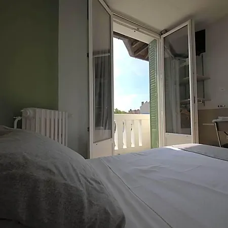 Hotell Lux *